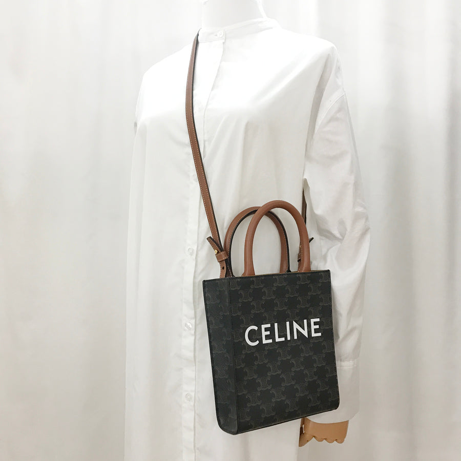 CELINE Triomphe Vertical hippo Hand bag