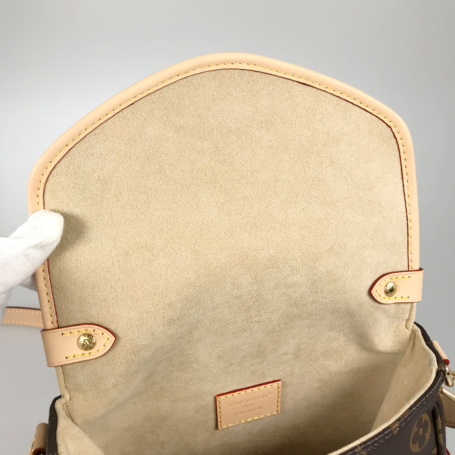 LOUIS VUITTON Monogram Saumur BB M46740 Shoulder bag