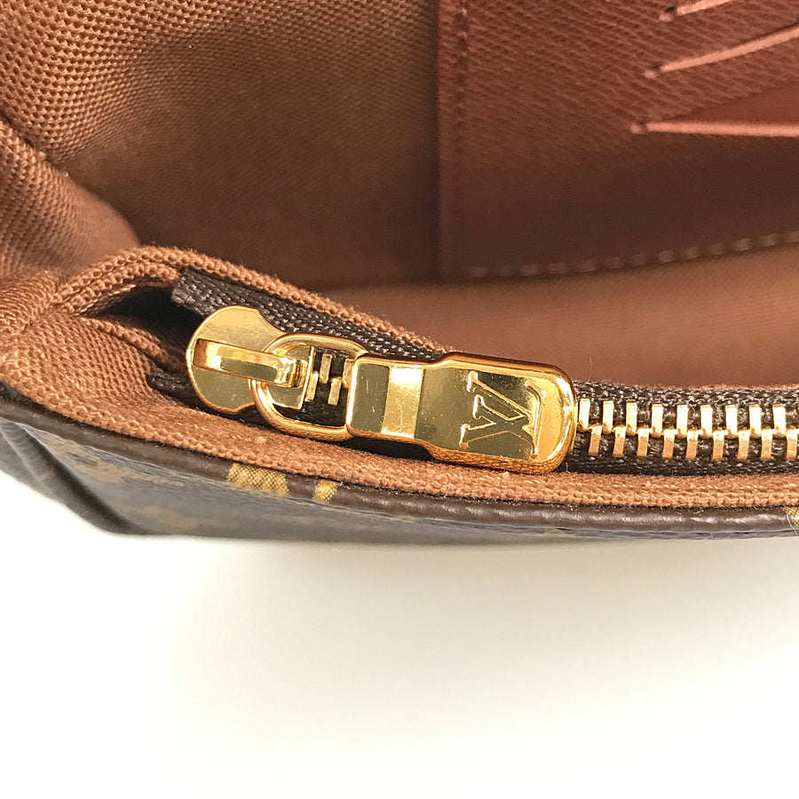 LOUIS VUITTON Monogram Wallet on Chain Ivy M81911 Shoulder bag