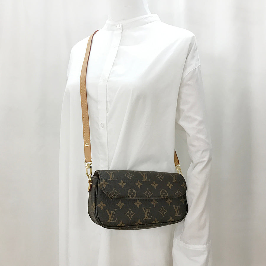 LOUIS VUITTON Monogram Wallet on Chain Ivy M81911 Shoulder bag