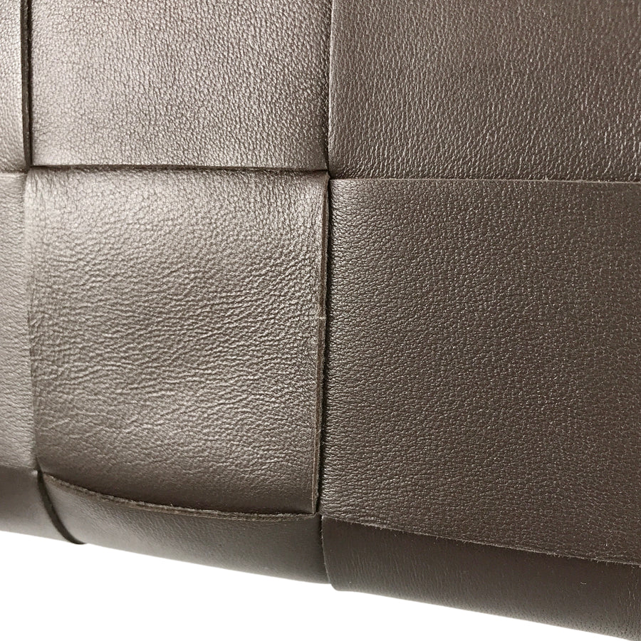BOTTEGA VENETA Maxi Intrecciato Long wallet Round zipper