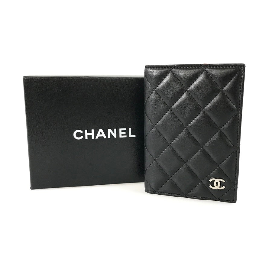CHANEL Matelasse Passport case