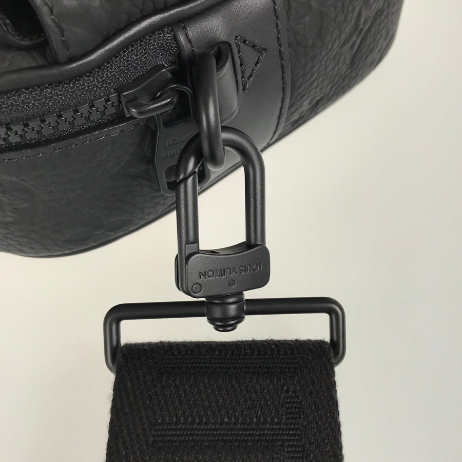 LOUIS VUITTON Taurillon Leather S Lock Messenger M58489 Shoulder bag