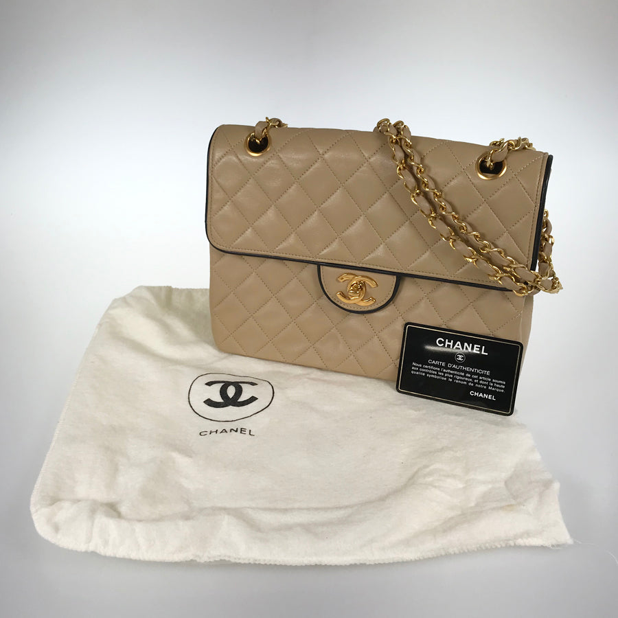 CHANEL Matelasse Shoulder bag
