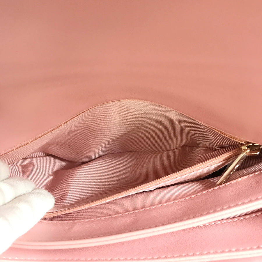 CHANEL Matelasse A57043 Shoulder bag