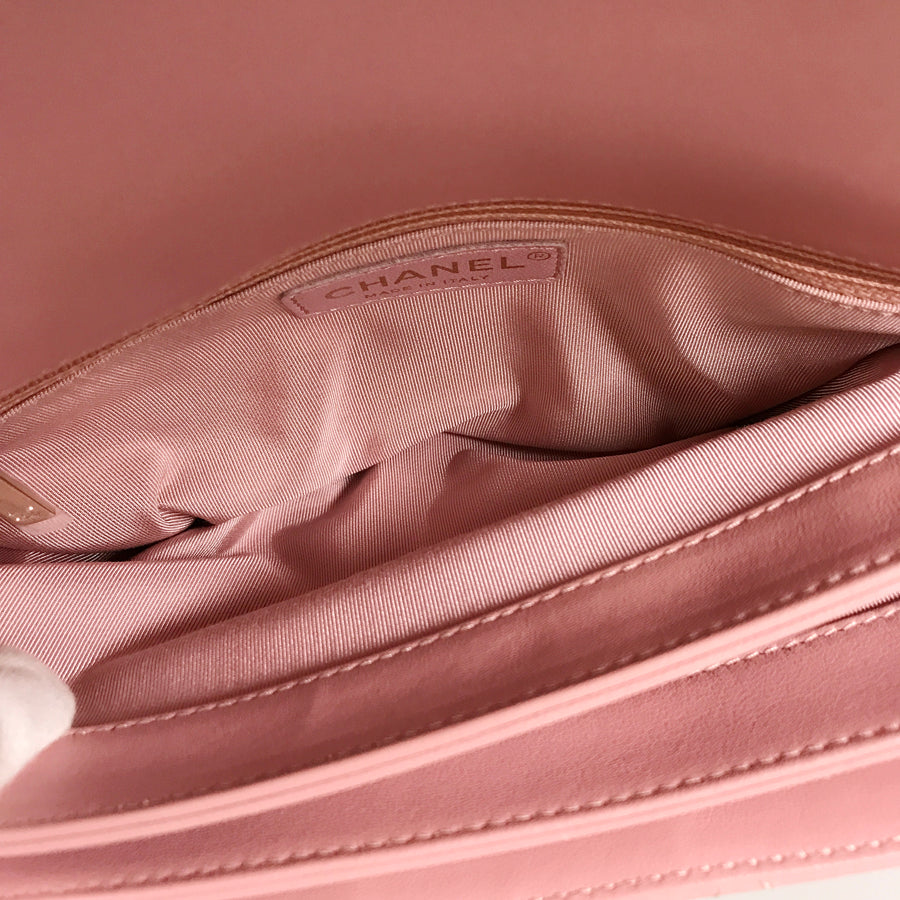 CHANEL Matelasse A57043 Shoulder bag