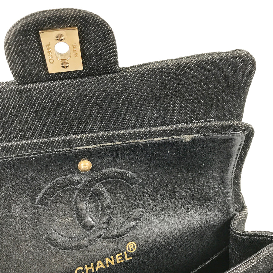 CHANEL Matelasse 23 Shoulder bag