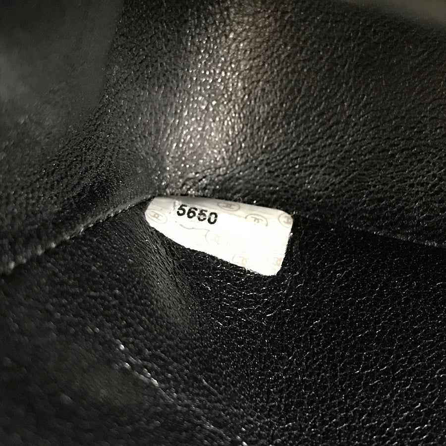 CHANEL Matelasse 23 Shoulder bag