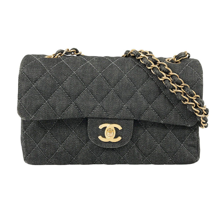 CHANEL Matelasse 23 Shoulder bag