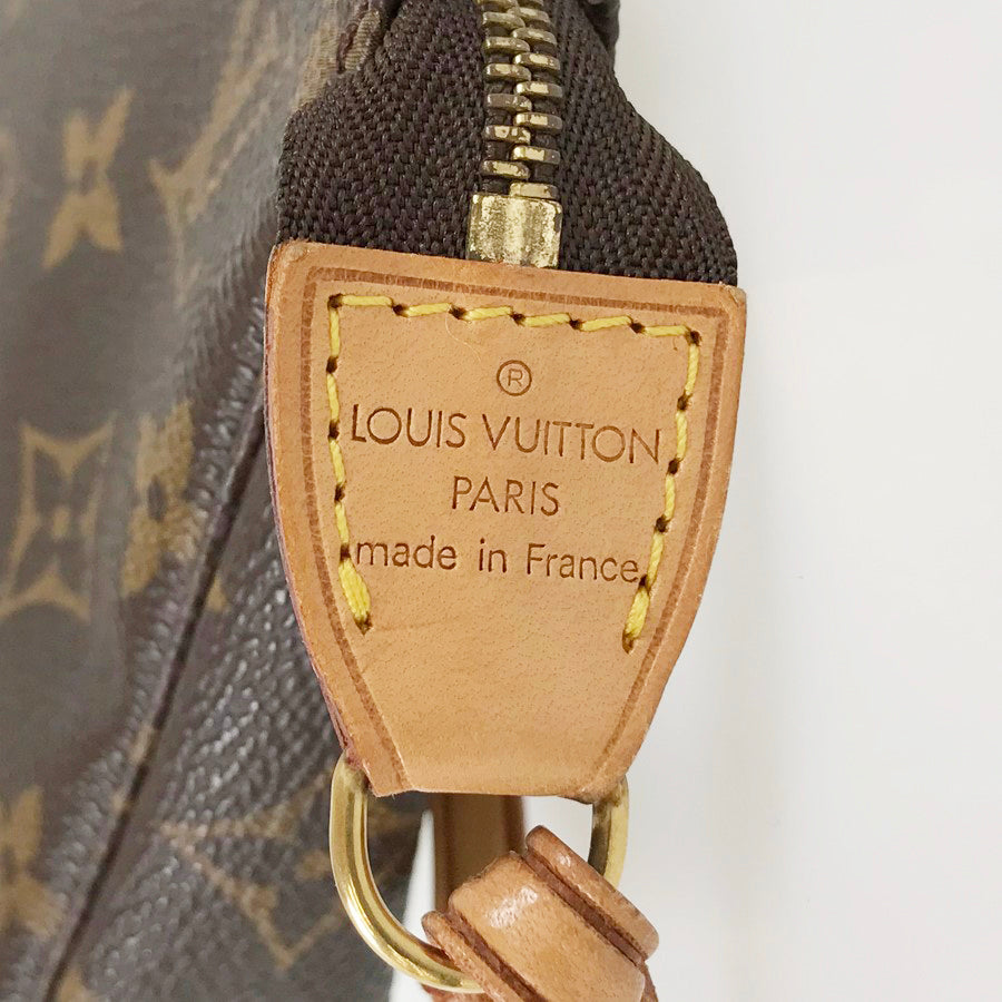 LOUIS VUITTON Monogram Pochette Accessoires M51980 Pouch