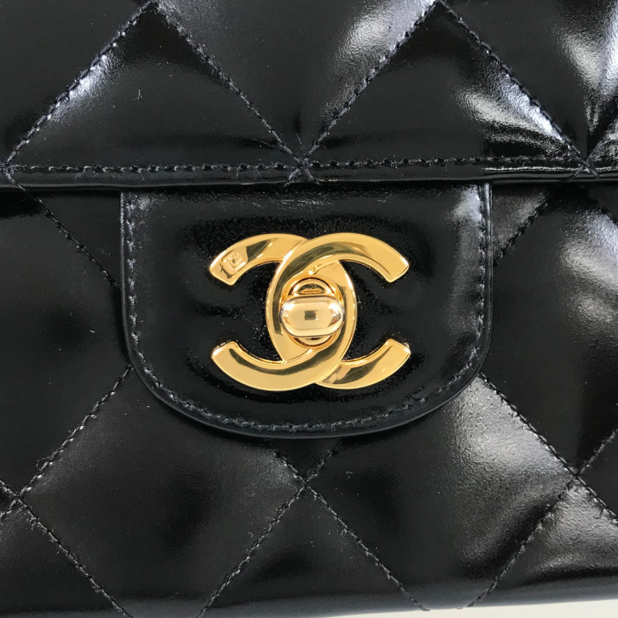 CHANEL Matelasse 25 Shoulder bag