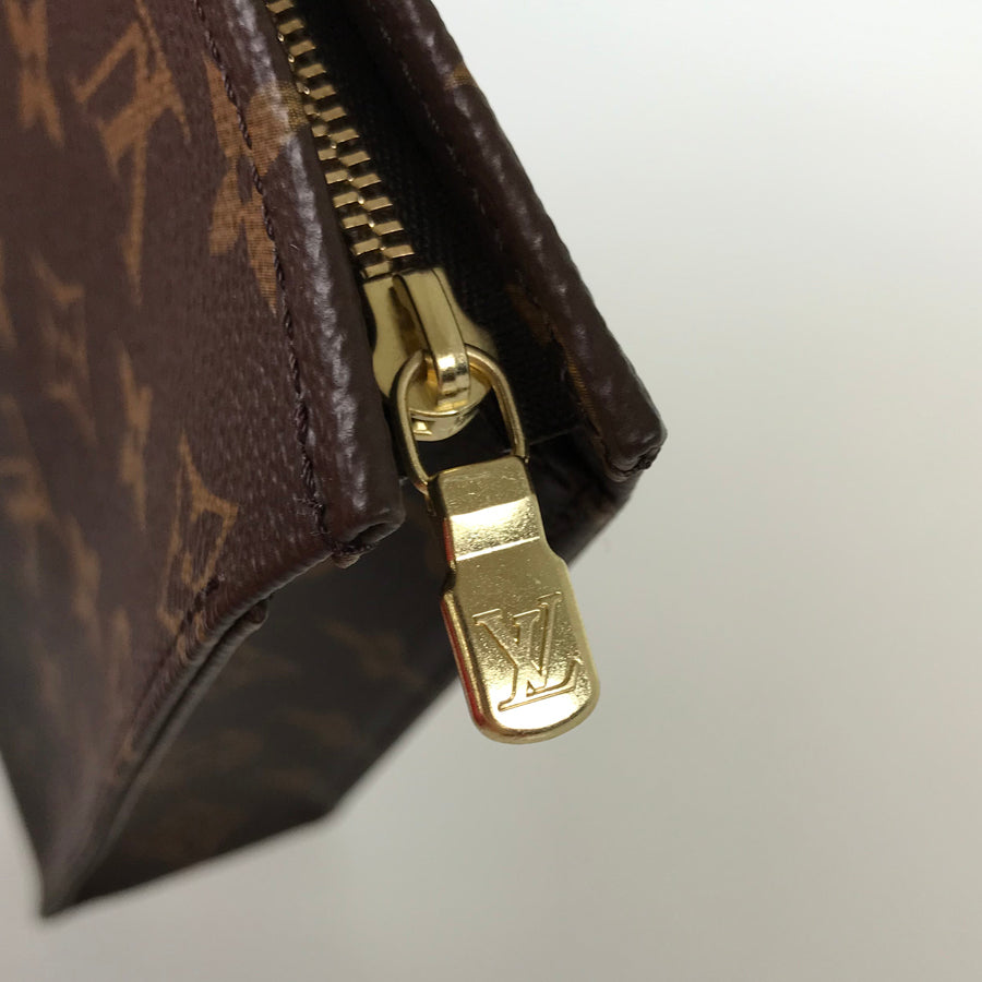 LOUIS VUITTON Monogram Toiletry Porch 26 R95635 Clutch bag