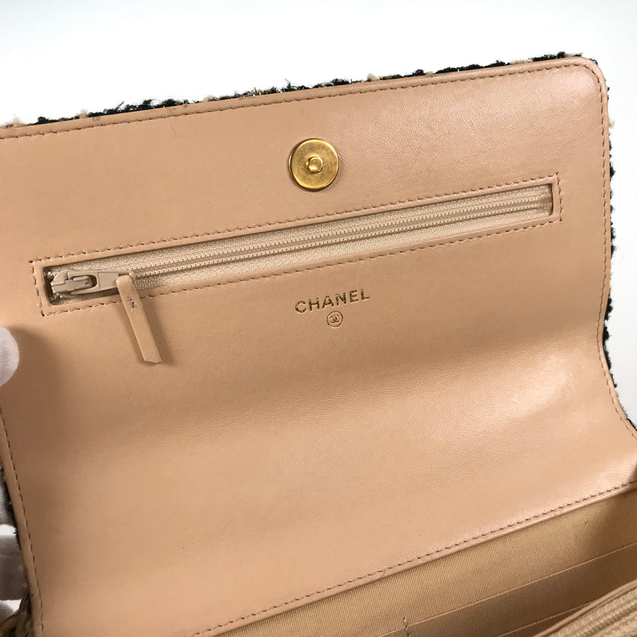 CHANEL Matelasse Shoulder bag