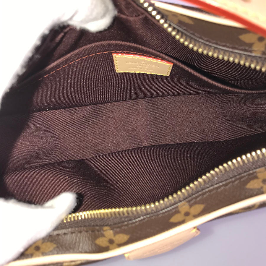 LOUIS VUITTON Monogram Croissant M46828 Shoulder bag