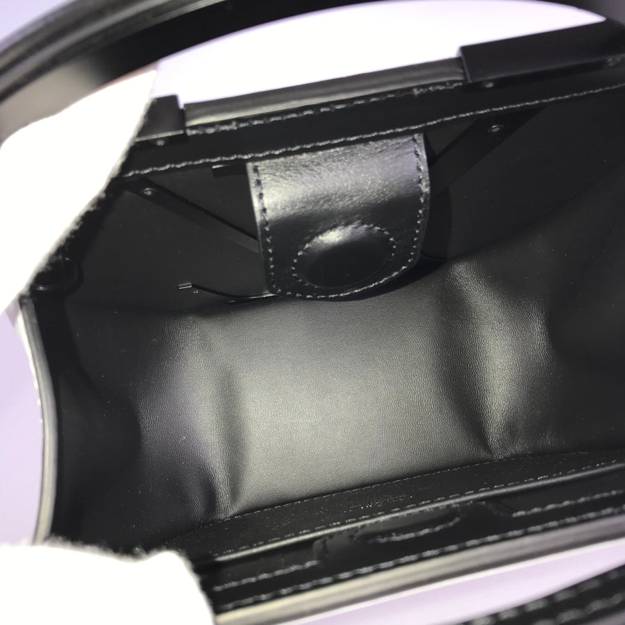 LOUIS VUITTON LV Circle Around Me LV M25109 Hand bag