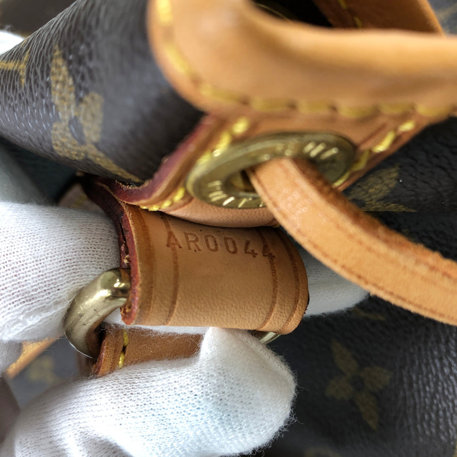 LOUIS VUITTON Monogram Noe M42224 Shoulder bag
