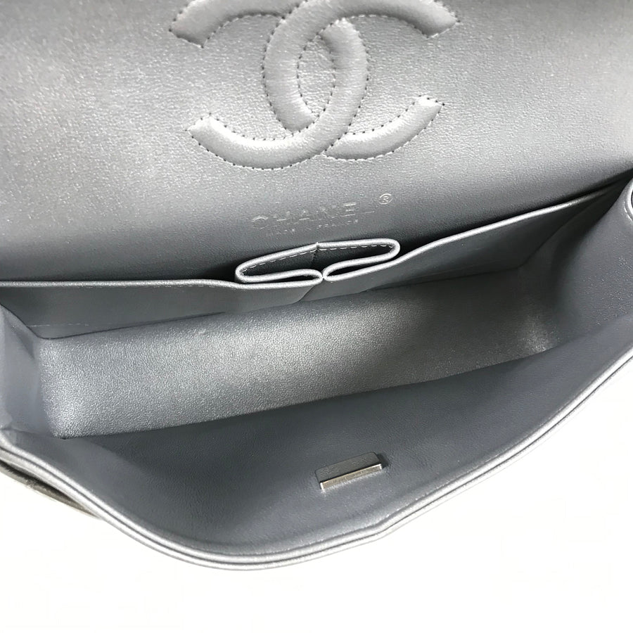 CHANEL Matelasse 23 Shoulder bag
