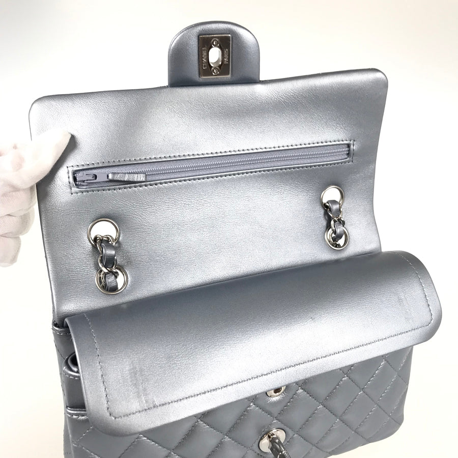 CHANEL Matelasse 23 Shoulder bag