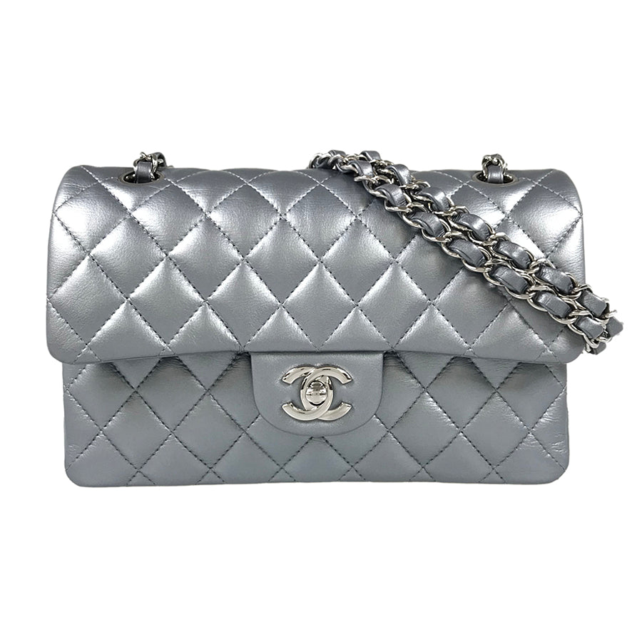 CHANEL Matelasse 23 Shoulder bag