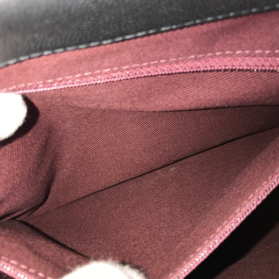 CHANEL Business Affinity Shoulder bag