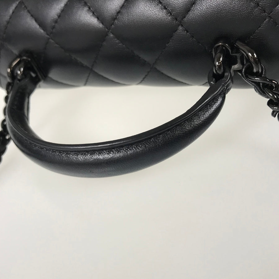 CHANEL Matelasse Shoulder bag
