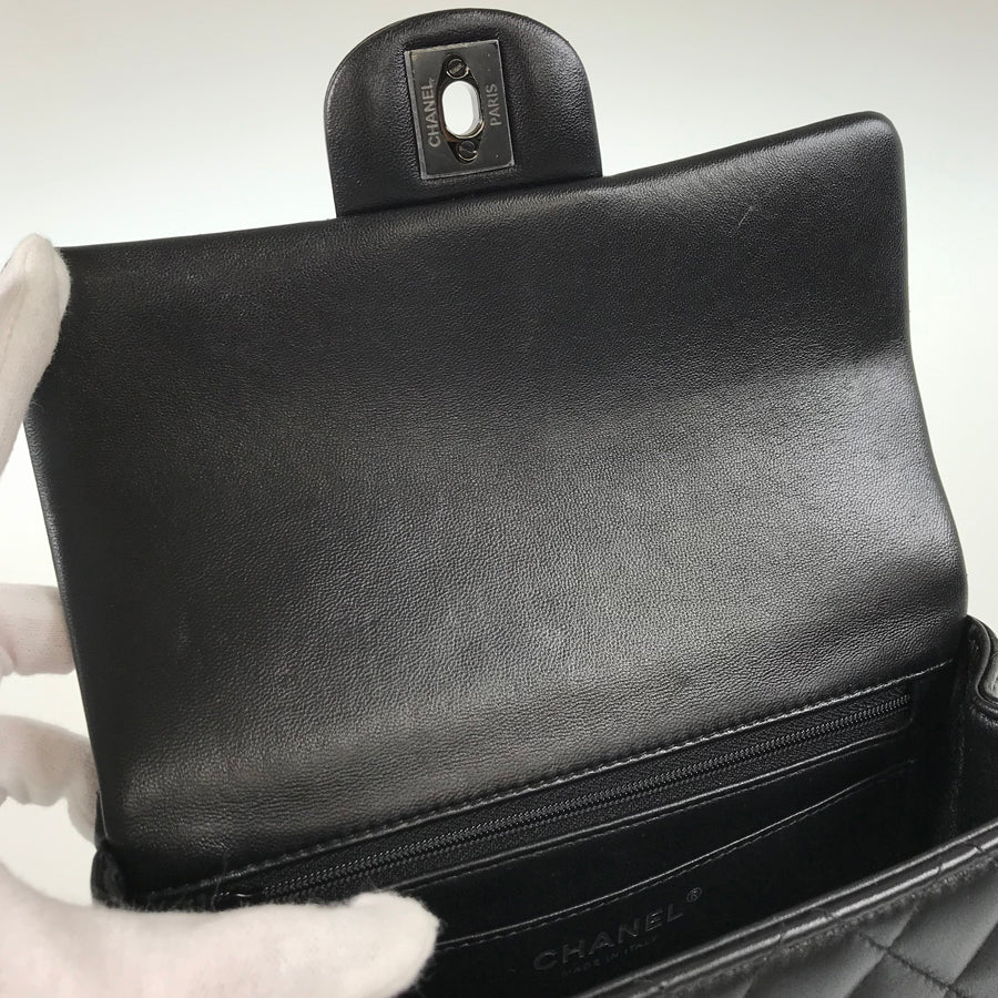 CHANEL Matelasse Shoulder bag