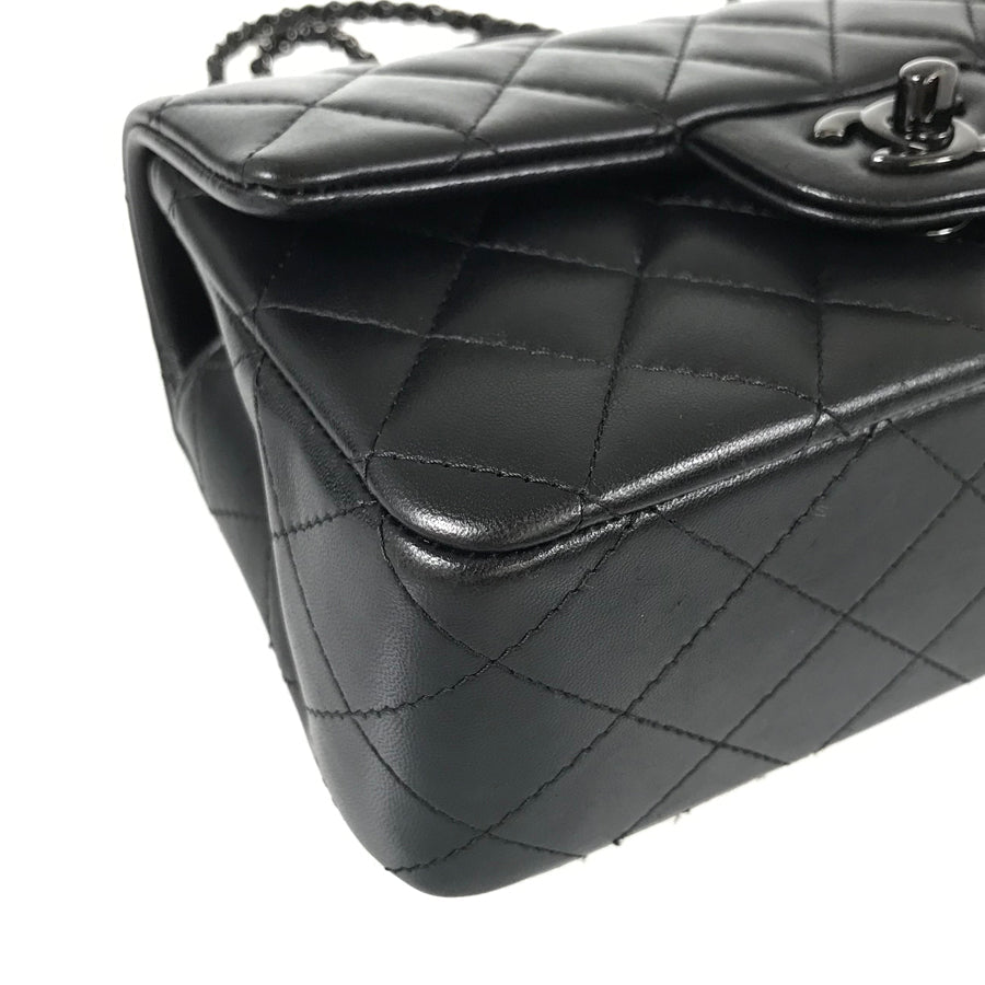 CHANEL Matelasse Shoulder bag