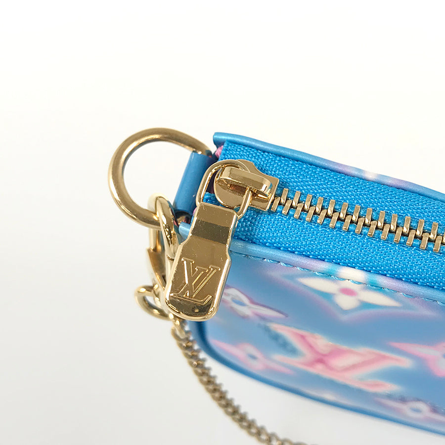 LOUIS VUITTON Vernis Mini Pochette Accessoires M81156 Pouch