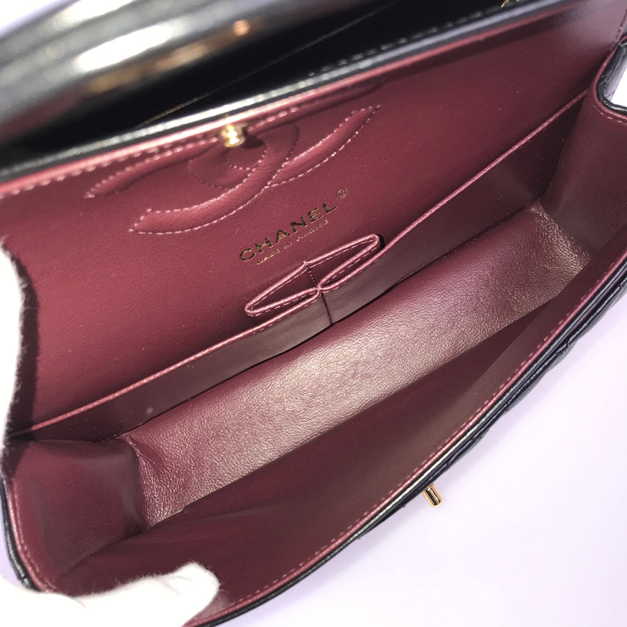 CHANEL Matelasse 25 Shoulder bag