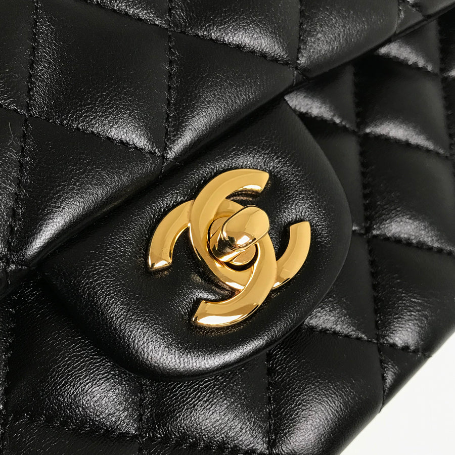 CHANEL Matelasse 25 Shoulder bag