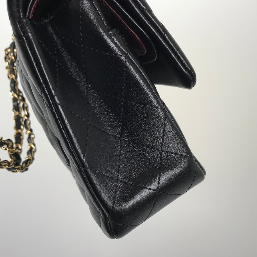 CHANEL Matelasse 25 Shoulder bag