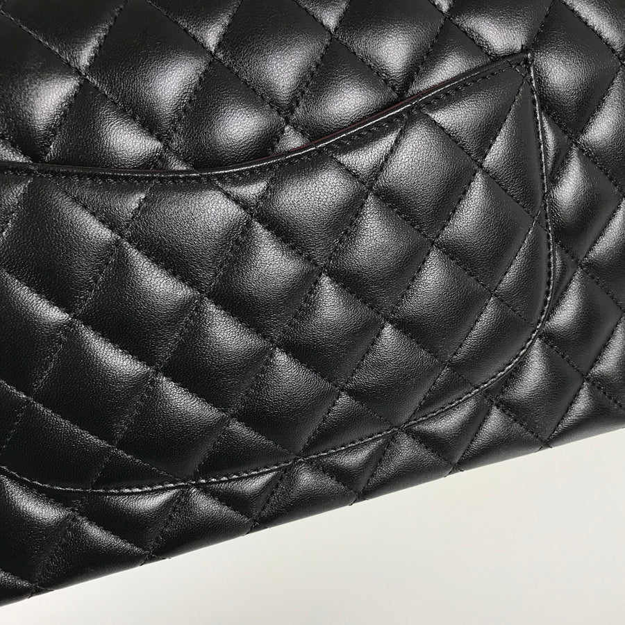 CHANEL Matelasse 25 Shoulder bag