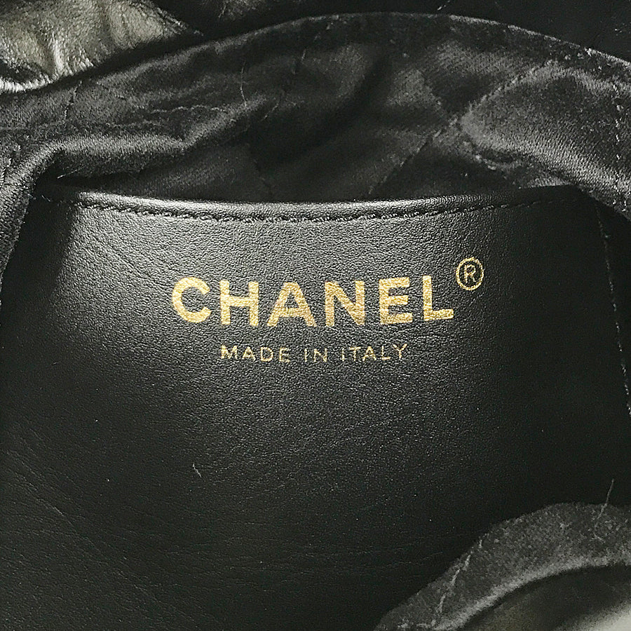 CHANEL Chanel 22 mini AS3980 Shoulder bag