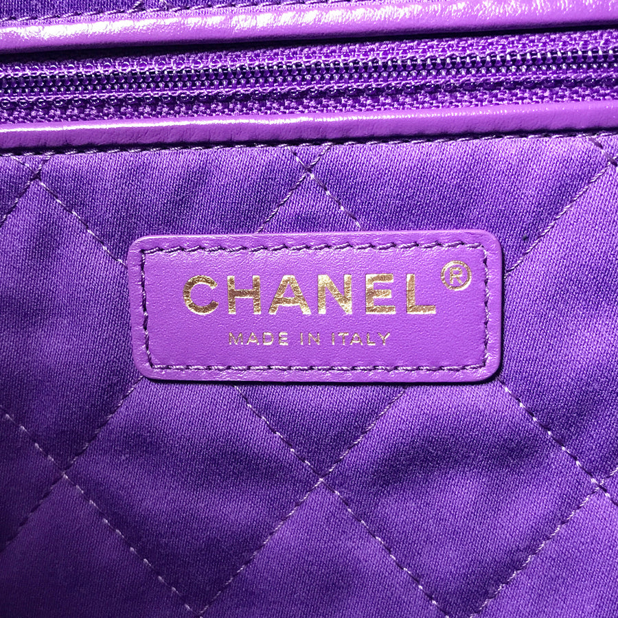 CHANEL Chanel 22 Small Shoulder bag