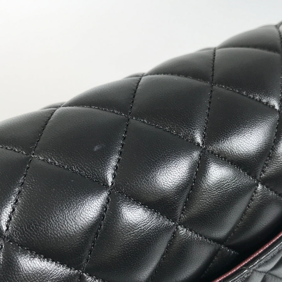 CHANEL Matelasse 25 Shoulder bag