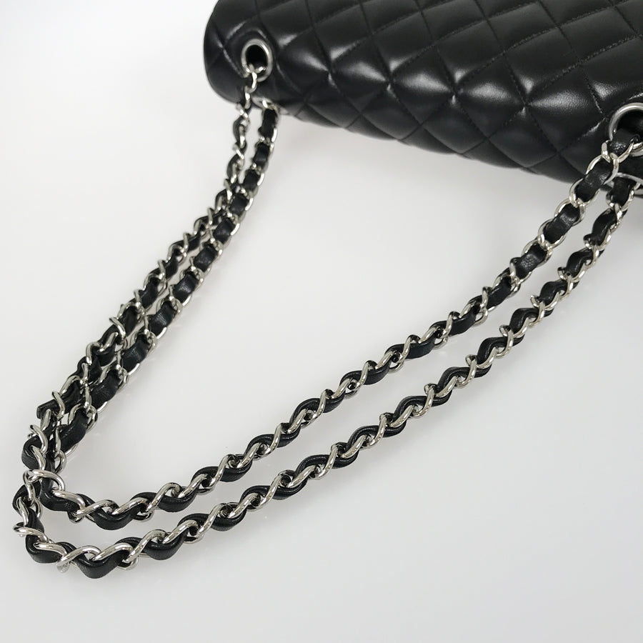 CHANEL Matelasse 25 Shoulder bag