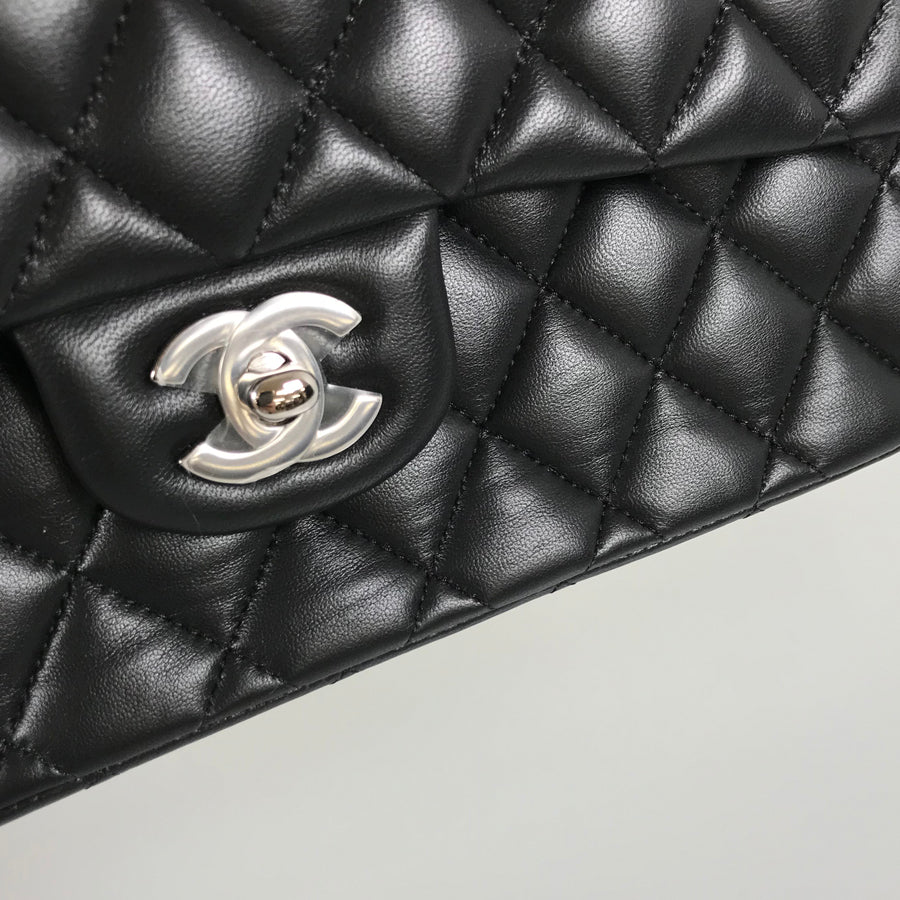 CHANEL Matelasse Shoulder bag