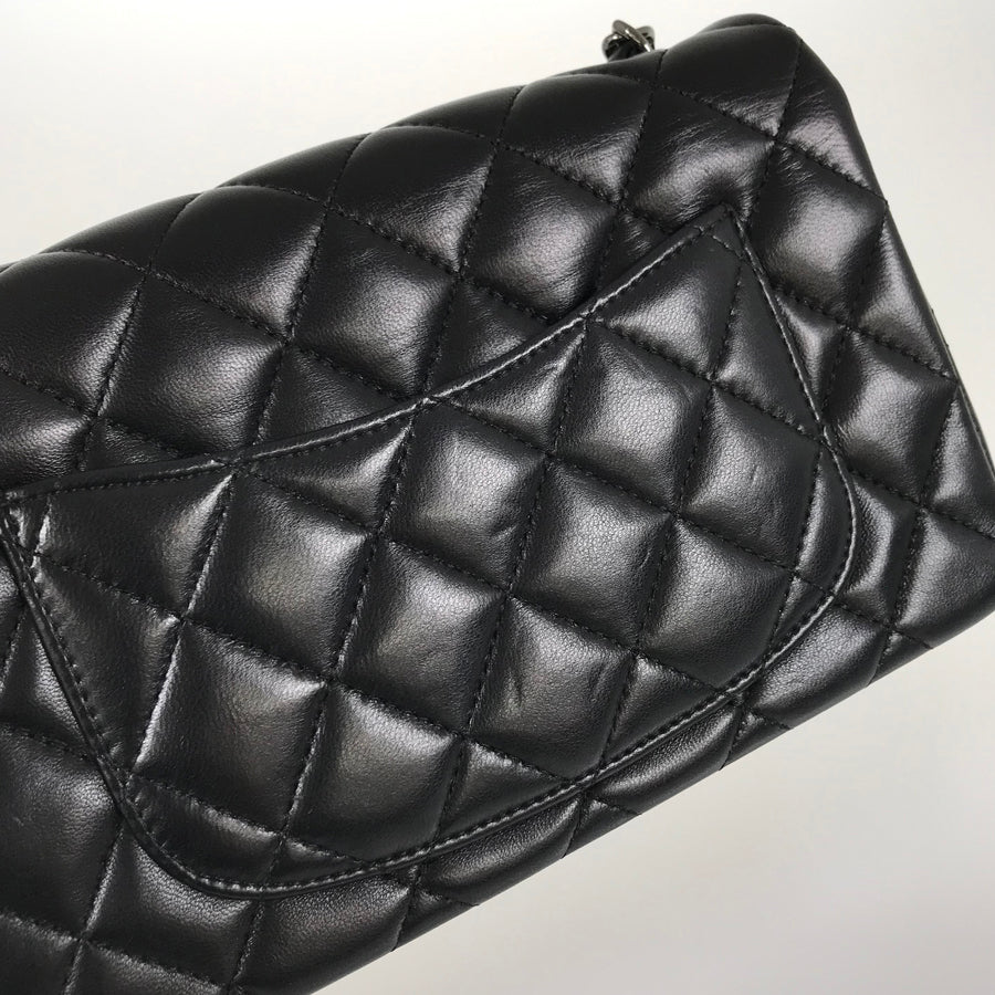 CHANEL Mini Matelasse 20 Shoulder bag