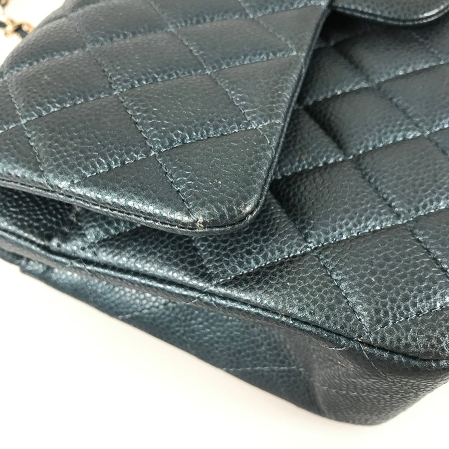 CHANEL Matelasse 25 Shoulder bag