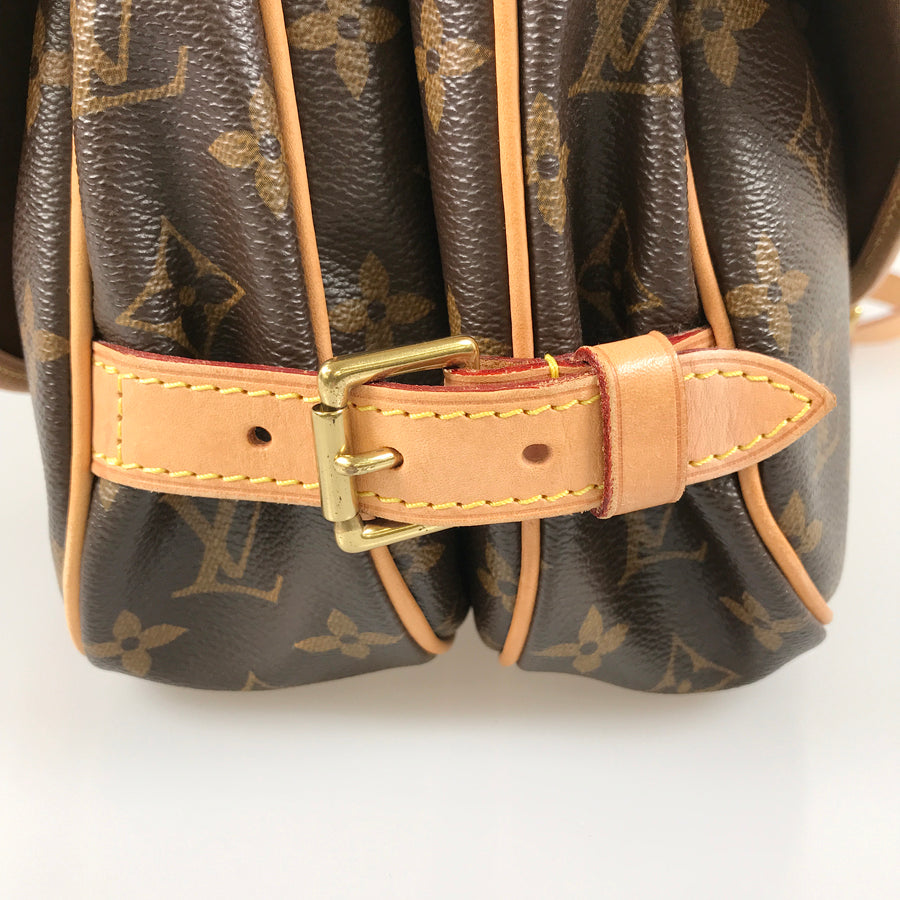 LOUIS VUITTON Monogram Saumur 30 M42256 Shoulder bag