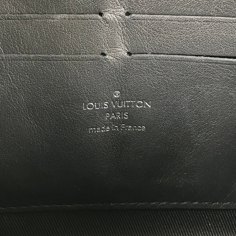 LOUIS VUITTON Taurillon Leather Soft Trunk Wallet M80224 Shoulder bag