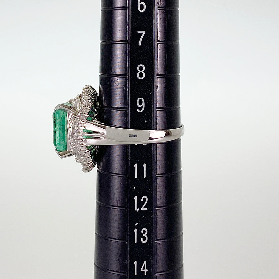 Ring Platinum Emerald