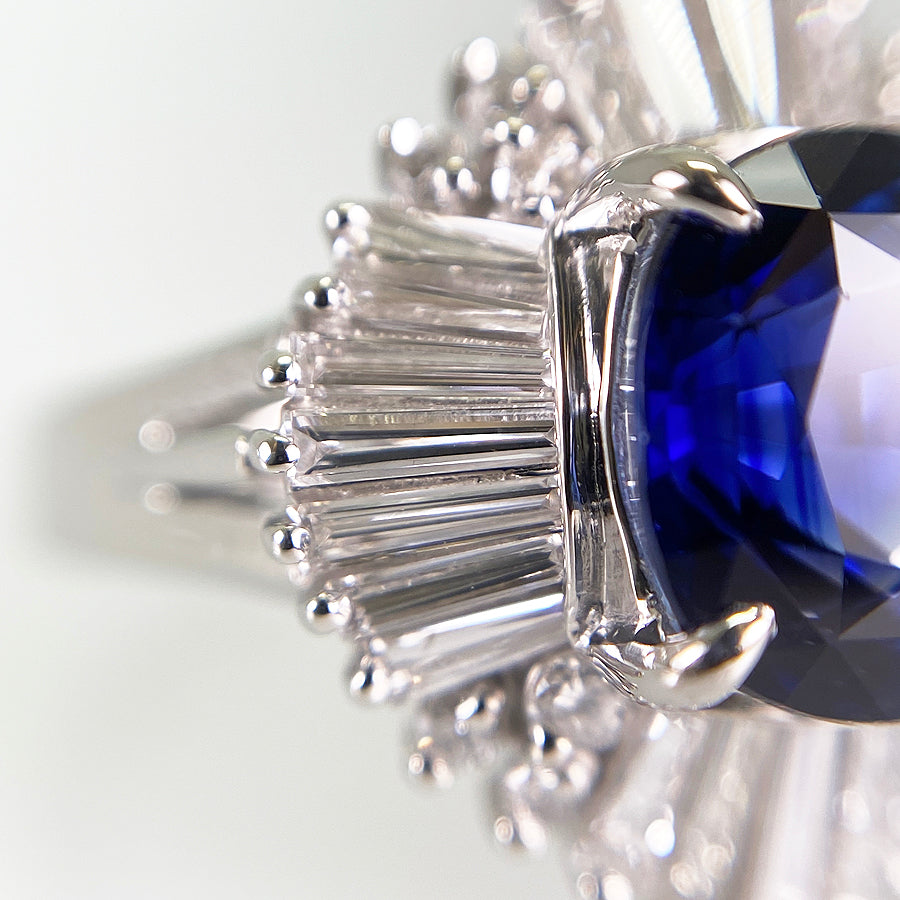Ring Platinum Blue Sapphire