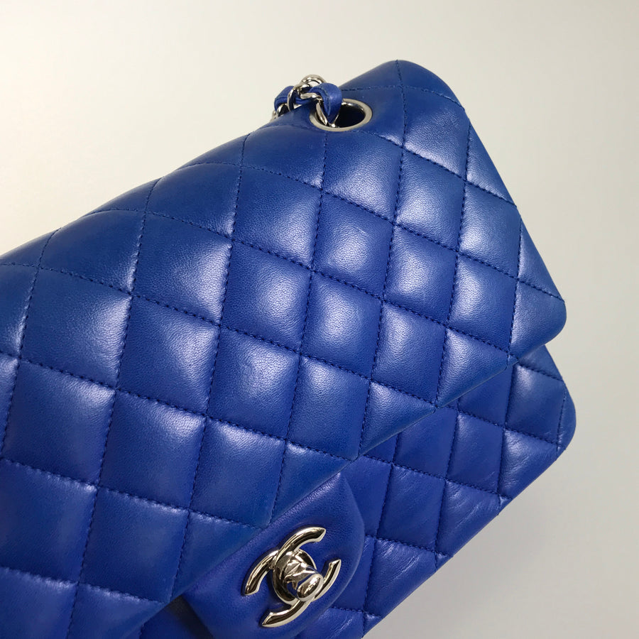 CHANEL Matelasse 25 Shoulder bag