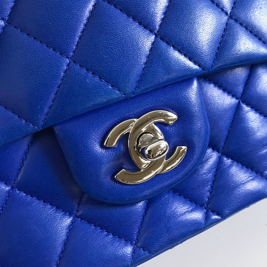 CHANEL Matelasse 25 Shoulder bag