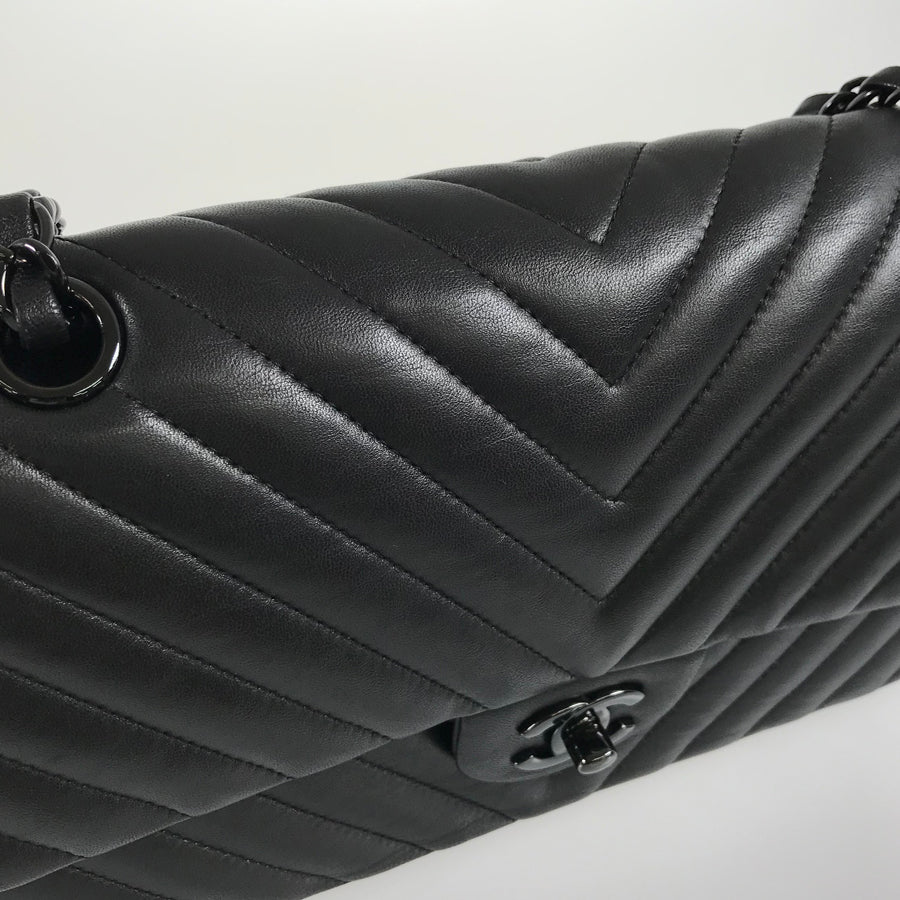 CHANEL V Stitch Chevron Shoulder bag