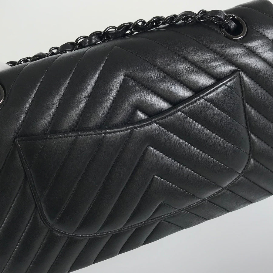 CHANEL V Stitch Chevron Shoulder bag