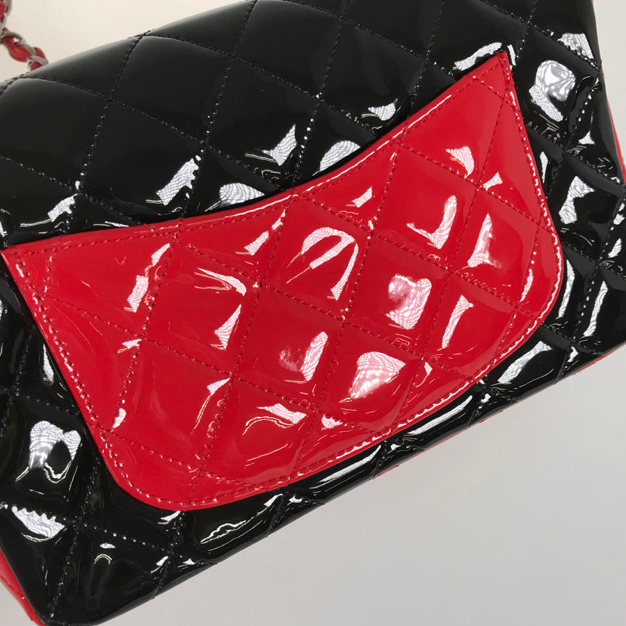 CHANEL Matelasse 20 Shoulder bag