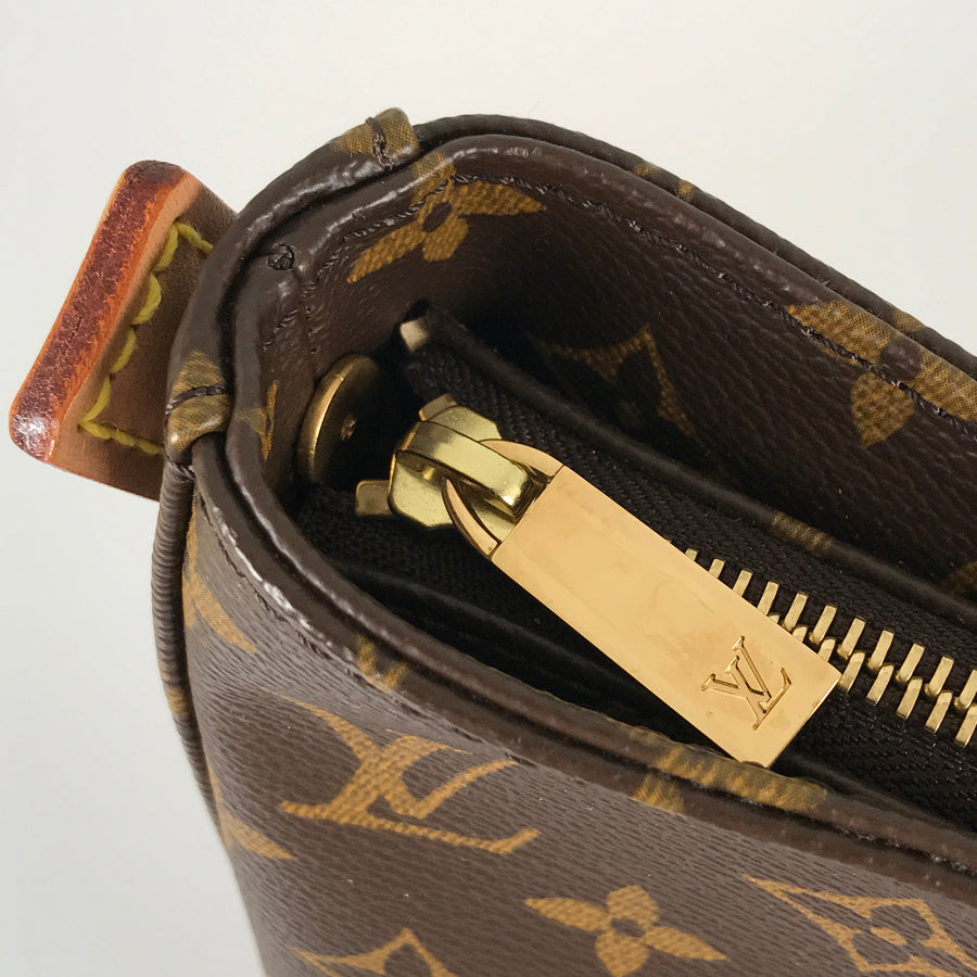 LOUIS VUITTON Monogram Looping GM M51145 Shoulder bag