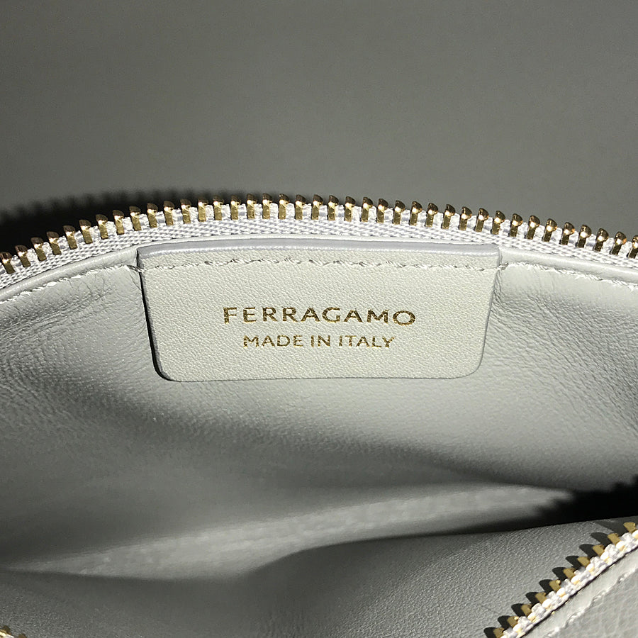 Salvatore Ferragamo Hugs 215608 Tote bag